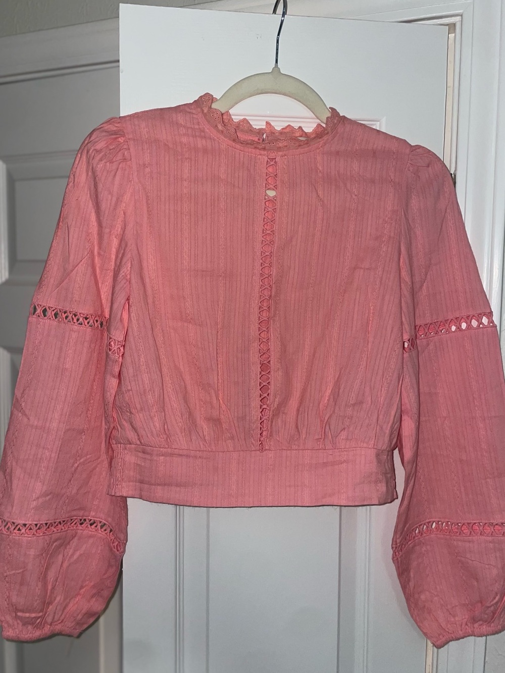 Fanco Coral Pink Eyelet Lace Balloon Sleeve Crop Blouse Size Small